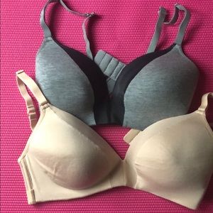 Lot of 2 Lively bras Black Friday Sale!